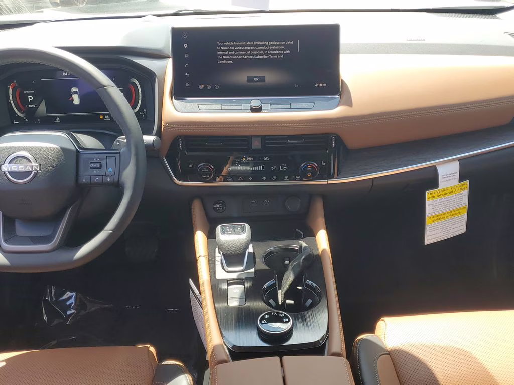 2026 Everest White Pearl/Super Black Nissan Rogue Platinum AWD SUV