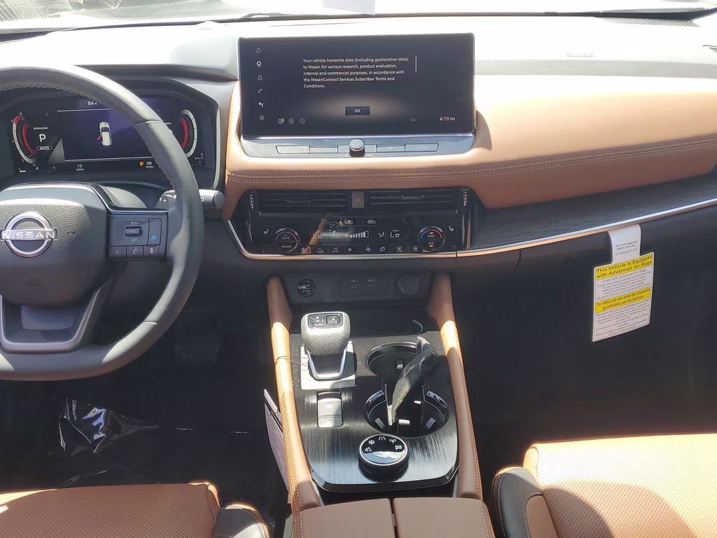 2026 Everest White Pearl/Super Black Nissan Rogue Platinum AWD SUV