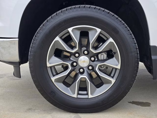 2024 Summit White Chevrolet Silverado 1500 LT 4X4 Truck