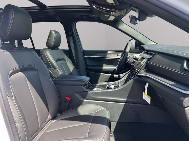 2026 Bright White Clearcoat Jeep Grand Cherokee Limited 4X4 SUV