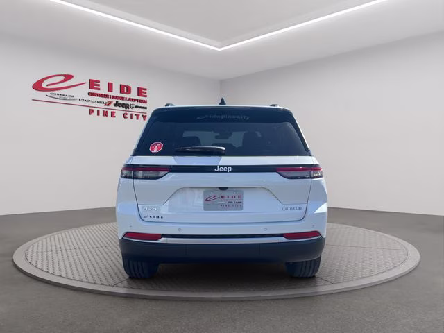 2026 Bright White Clearcoat Jeep Grand Cherokee Limited 4X4 SUV
