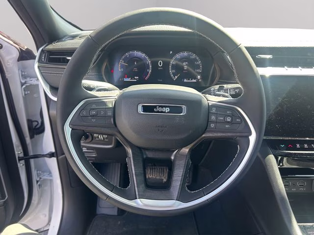 2026 Bright White Clearcoat Jeep Grand Cherokee Limited 4X4 SUV