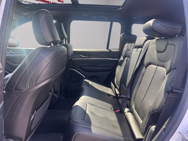 2026 Bright White Clearcoat Jeep Grand Cherokee Limited 4X4 SUV