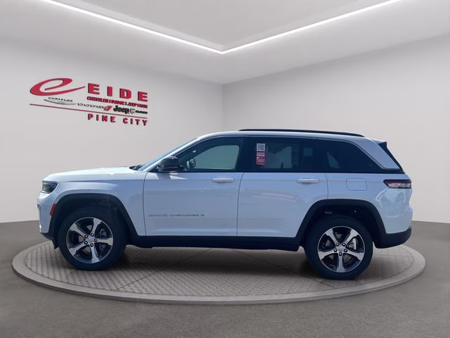 2026 Bright White Clearcoat Jeep Grand Cherokee Limited 4X4 SUV