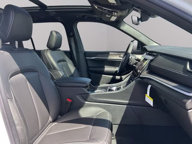 2026 Bright White Clearcoat Jeep Grand Cherokee Limited 4X4 SUV