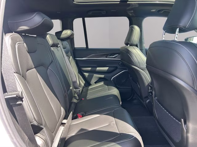 2026 Bright White Clearcoat Jeep Grand Cherokee Limited 4X4 SUV