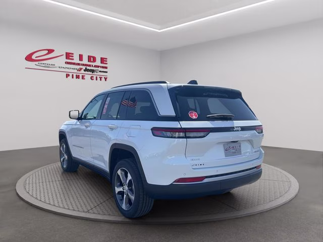 2026 Bright White Clearcoat Jeep Grand Cherokee Limited 4X4 SUV