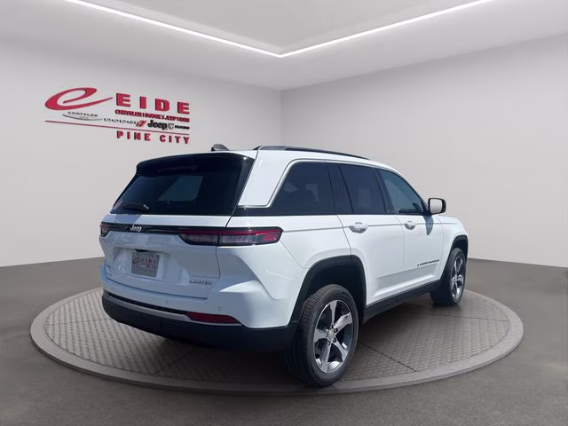 2026 Bright White Clearcoat Jeep Grand Cherokee Limited 4X4 SUV