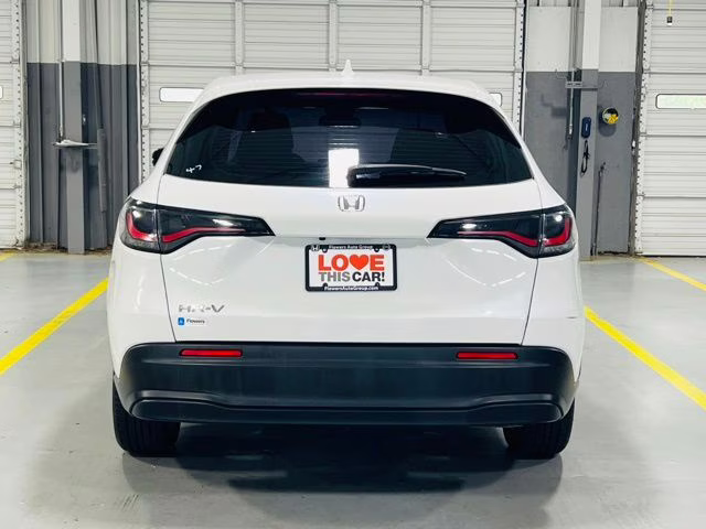 2023 White Honda HR-V LX FWD SUV