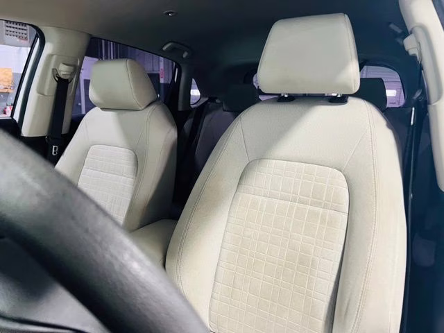 2023 White Honda HR-V LX FWD SUV