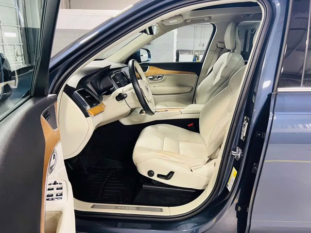 2021 Denim Blue Metallic Volvo XC90 T6 Momentum AWD SUV