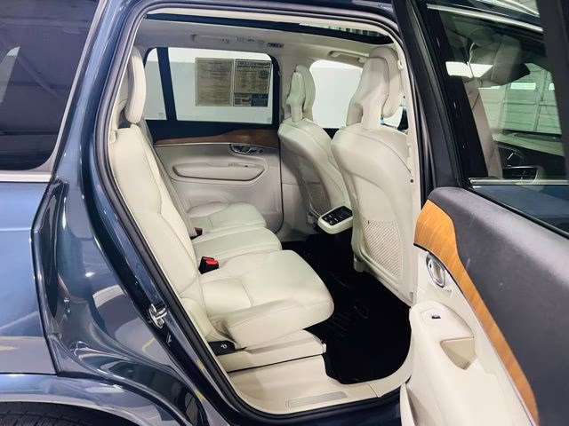 2021 Denim Blue Metallic Volvo XC90 T6 Momentum AWD SUV