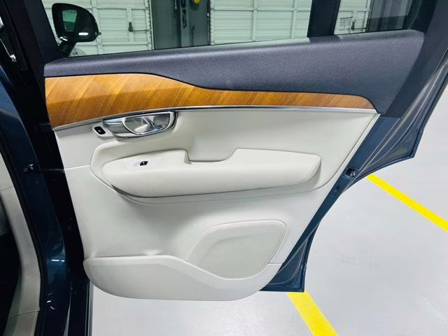 2021 Denim Blue Metallic Volvo XC90 T6 Momentum AWD SUV