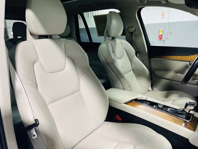 2021 Denim Blue Metallic Volvo XC90 T6 Momentum AWD SUV