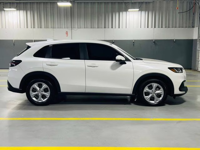 2023 White Honda HR-V LX FWD SUV