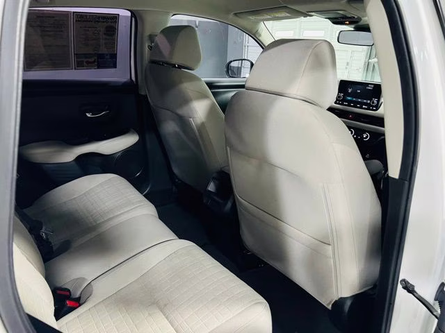 2023 White Honda HR-V LX FWD SUV