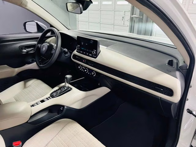2023 White Honda HR-V LX FWD SUV