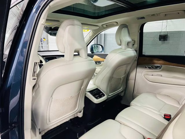 2021 Denim Blue Metallic Volvo XC90 T6 Momentum AWD SUV