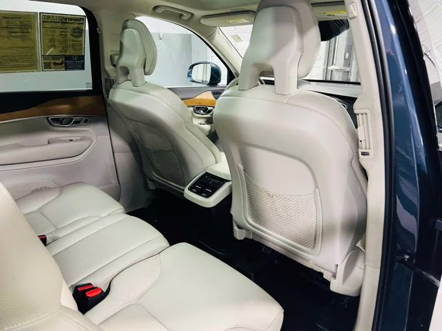 2021 Denim Blue Metallic Volvo XC90 T6 Momentum AWD SUV