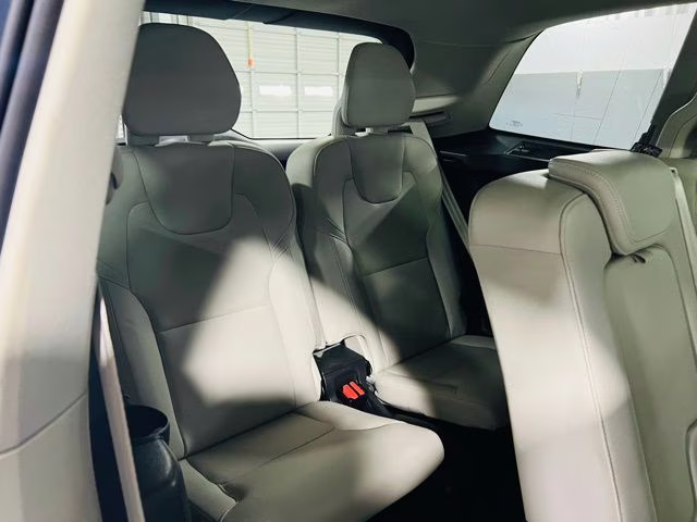 2021 Denim Blue Metallic Volvo XC90 T6 Momentum AWD SUV