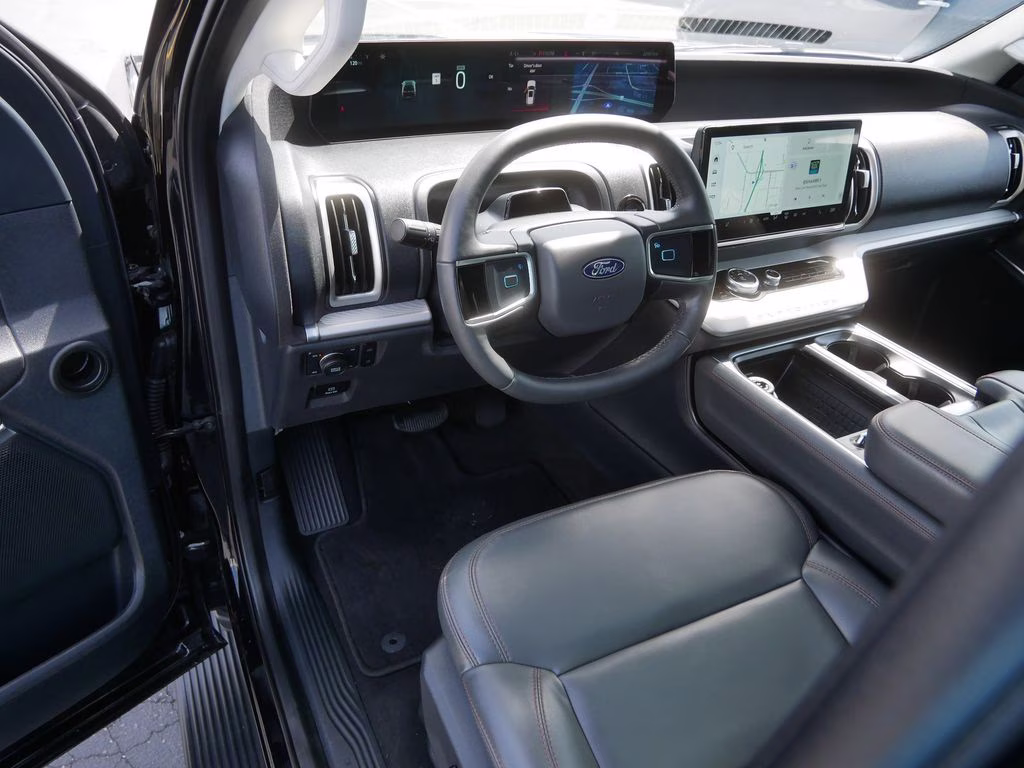 2025 Black Ford Expedition Active 4X4 SUV