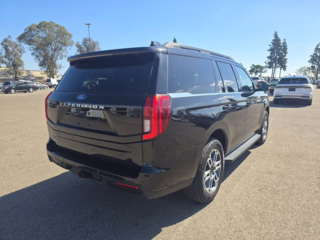 Used 2025 Ford Expedition Active with VIN 1FMJU1J86SEA20807 for sale in Forest Lake, Minnesota