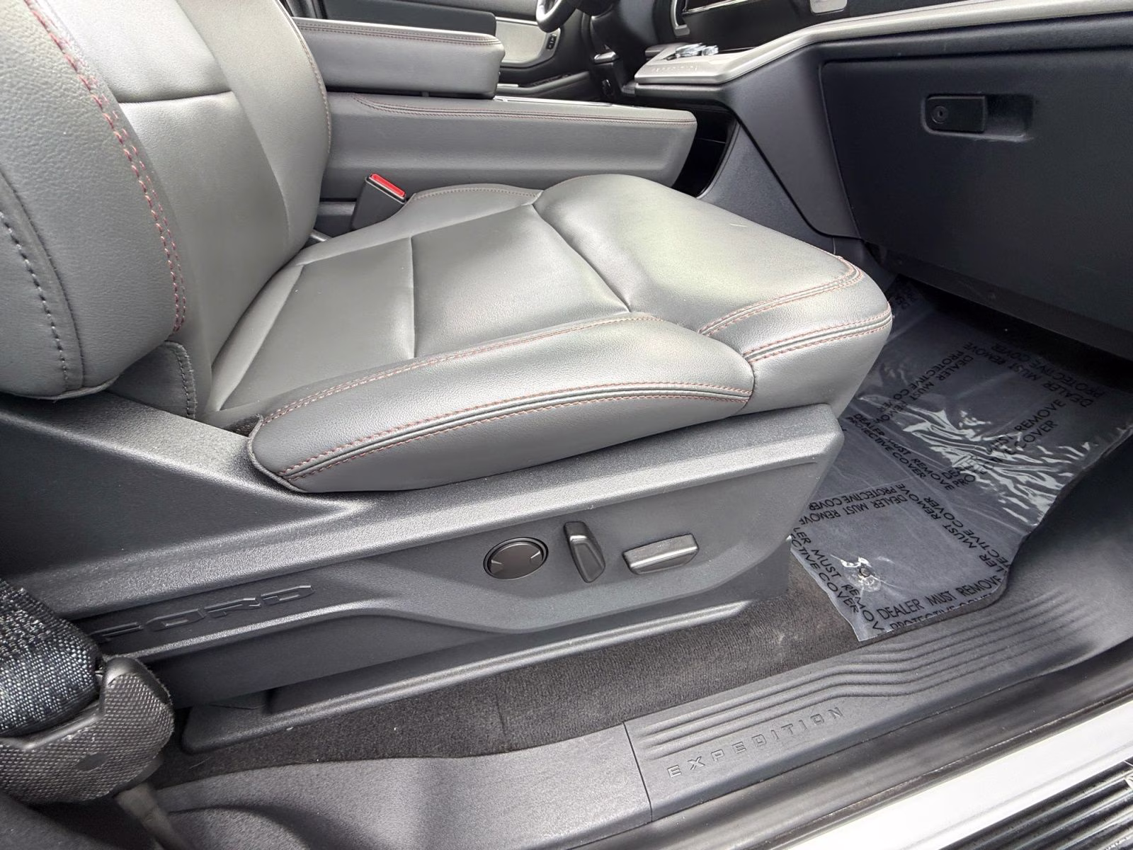 2025 Oxford White Ford Expedition Active 4X4 SUV