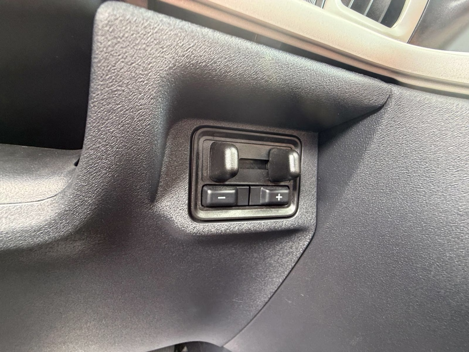 2025 Oxford White Ford Expedition Active 4X4 SUV