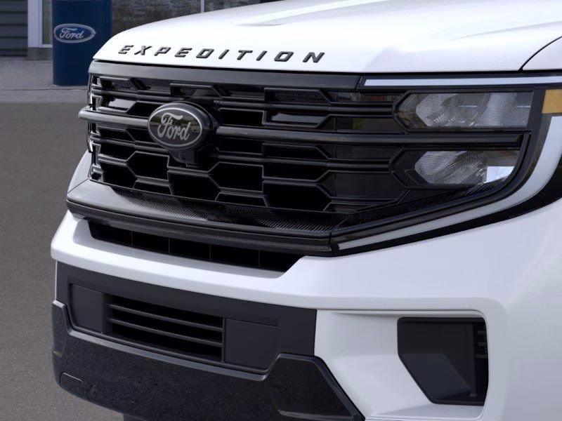 2026 Star White Metallic Tri-Coat Ford Expedition Max Platinum 4X4 SUV