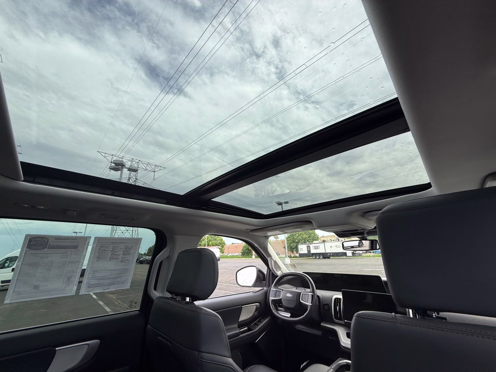 2025 Oxford White Ford Expedition Active 4X4 SUV