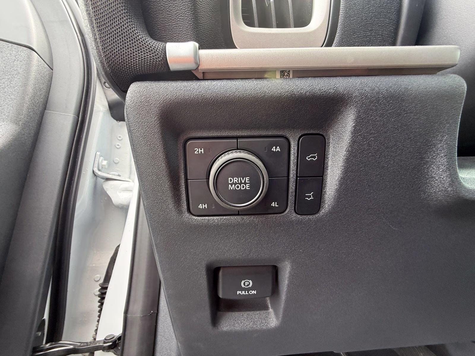 2025 Oxford White Ford Expedition Active 4X4 SUV