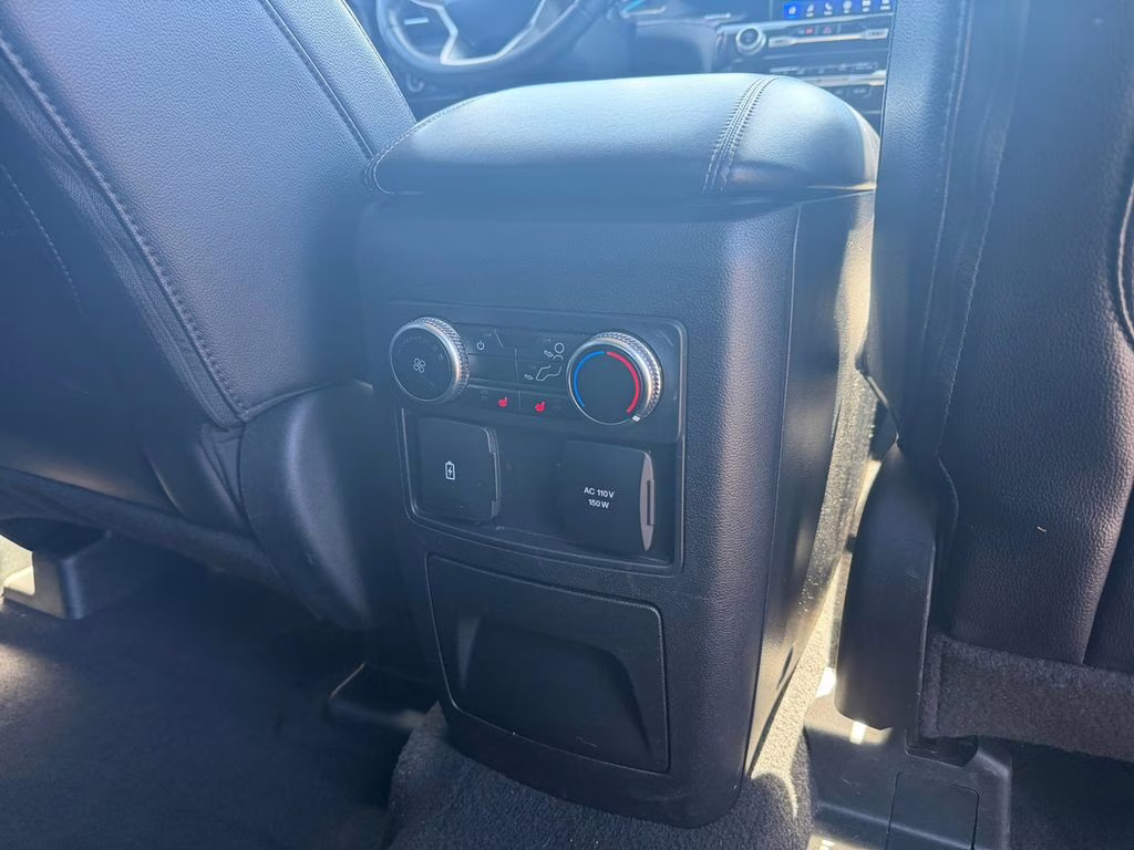 2023 White Metallic Ford Explorer Limited w/Towing / B&O Sound & Twin Panel Moonroof 4X4 SUV