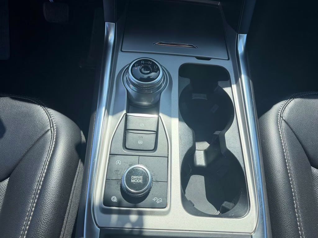 2023 White Metallic Ford Explorer Limited w/Towing / B&O Sound & Twin Panel Moonroof 4X4 SUV