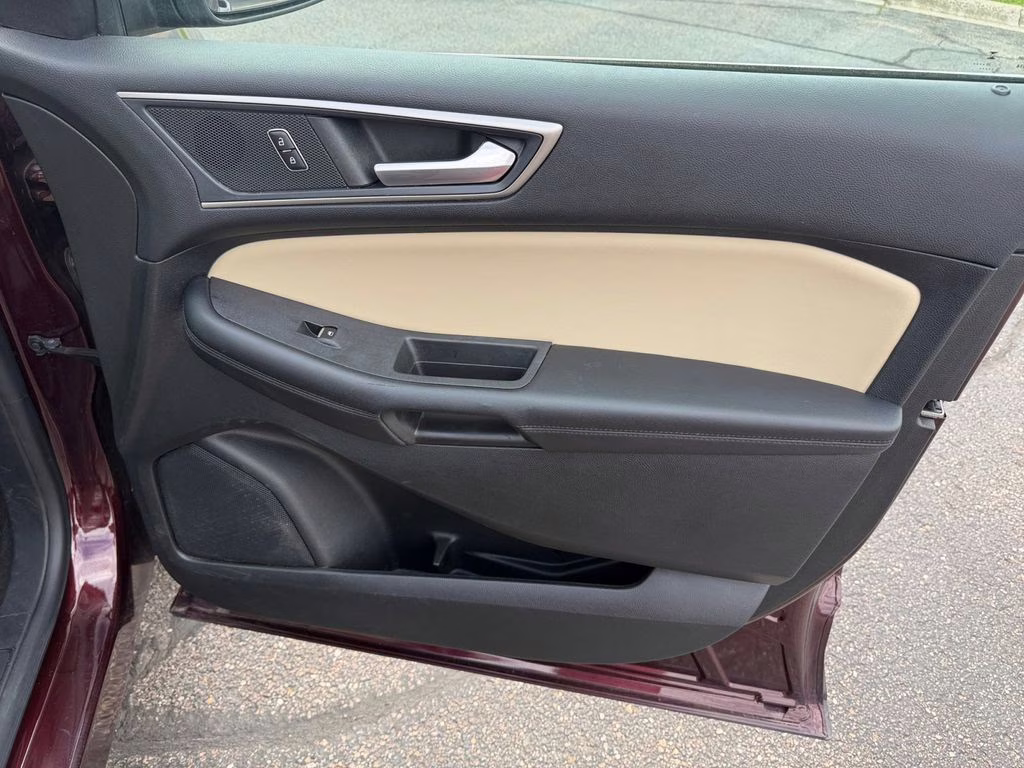 2022 Burgundy Velvet Metallic Tinted Clearcoat Ford Edge SEL w/Panoramic Vista Roof AWD SUV