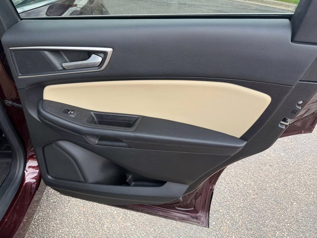 2022 Burgundy Velvet Metallic Tinted Clearcoat Ford Edge SEL w/Panoramic Vista Roof AWD SUV