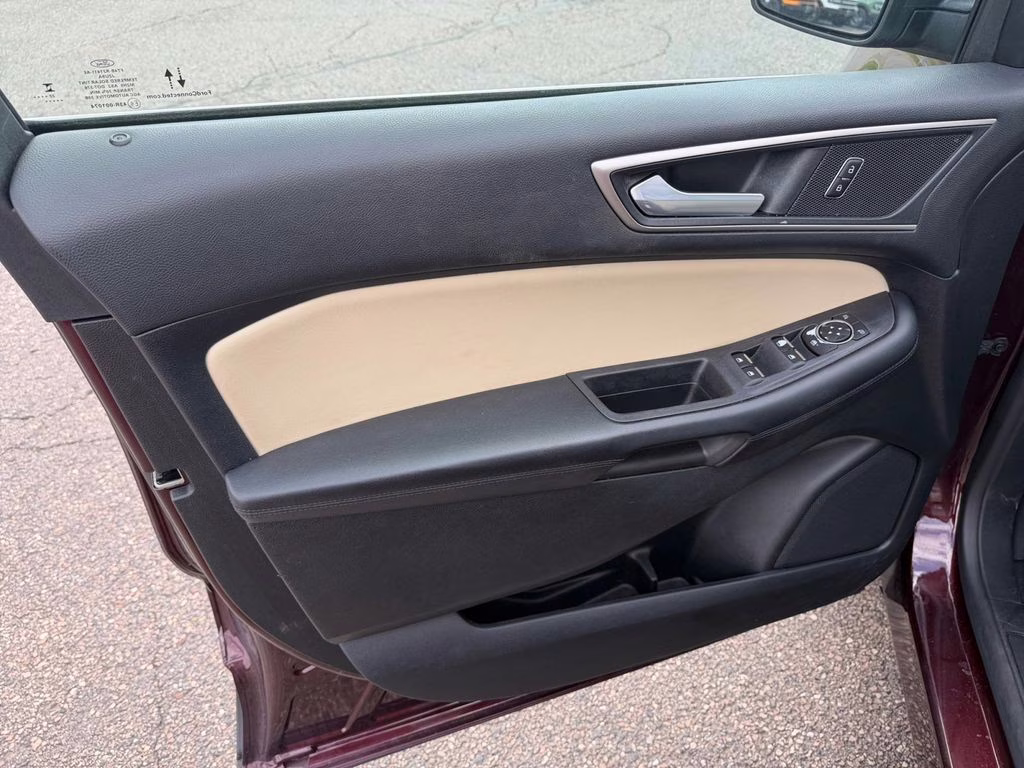 2022 Burgundy Velvet Metallic Tinted Clearcoat Ford Edge SEL w/Panoramic Vista Roof AWD SUV