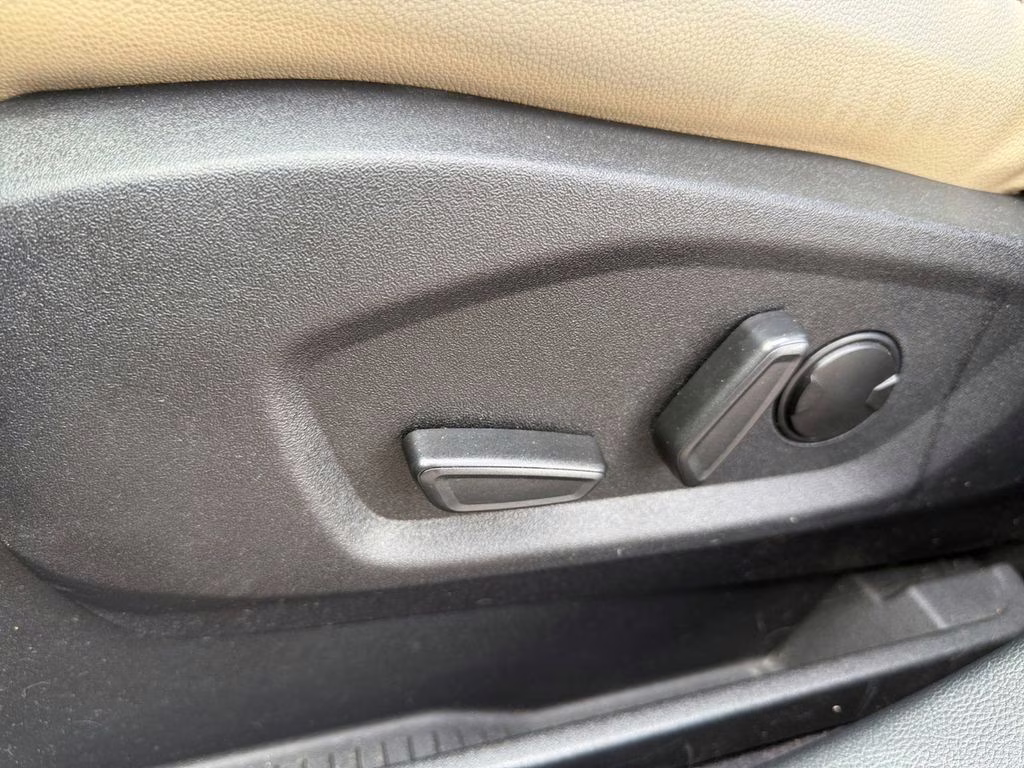 2022 Burgundy Velvet Metallic Tinted Clearcoat Ford Edge SEL w/Panoramic Vista Roof AWD SUV