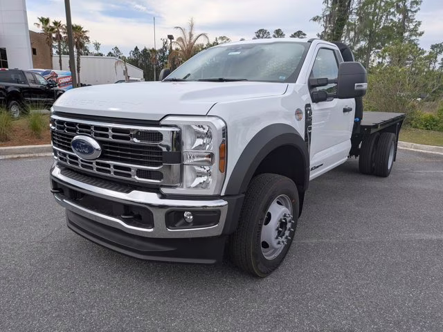 2026 Oxford White Ford Super Duty F-550 DRW XL 4X4 Truck