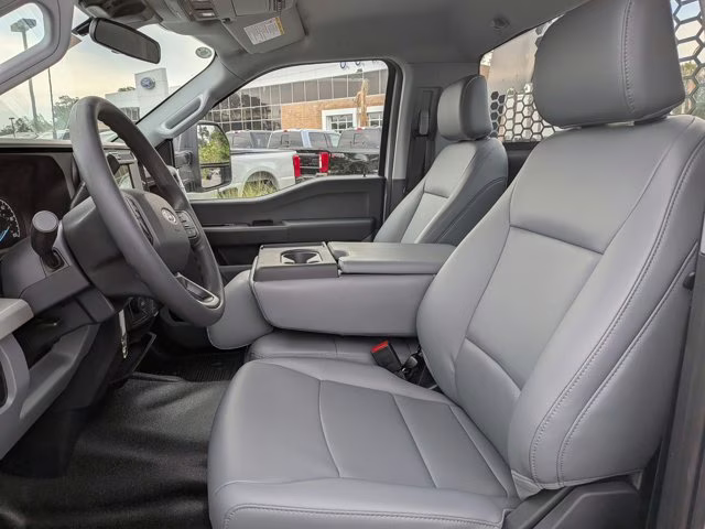 2026 Oxford White Ford Super Duty F-550 DRW XL 4X4 Truck