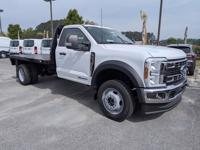 2026 Oxford White Ford Super Duty F-550 DRW XL 4X4 Truck