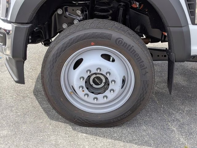2026 Oxford White Ford Super Duty F-550 DRW XL 4X4 Truck