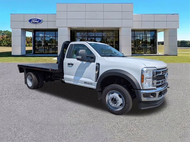 2026 Oxford White Ford Super Duty F-550 DRW XL 4X4 Truck