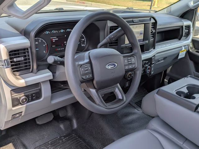 2026 Oxford White Ford Super Duty F-550 DRW XL 4X4 Truck