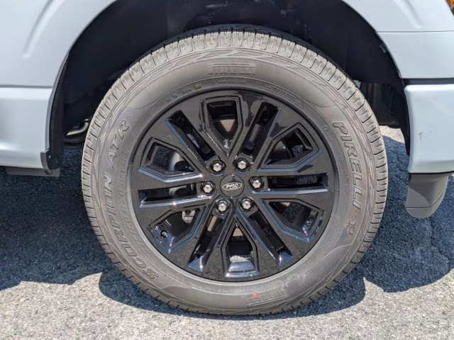 2025 White Metallic Ford F-150 XLT 4X4 Truck