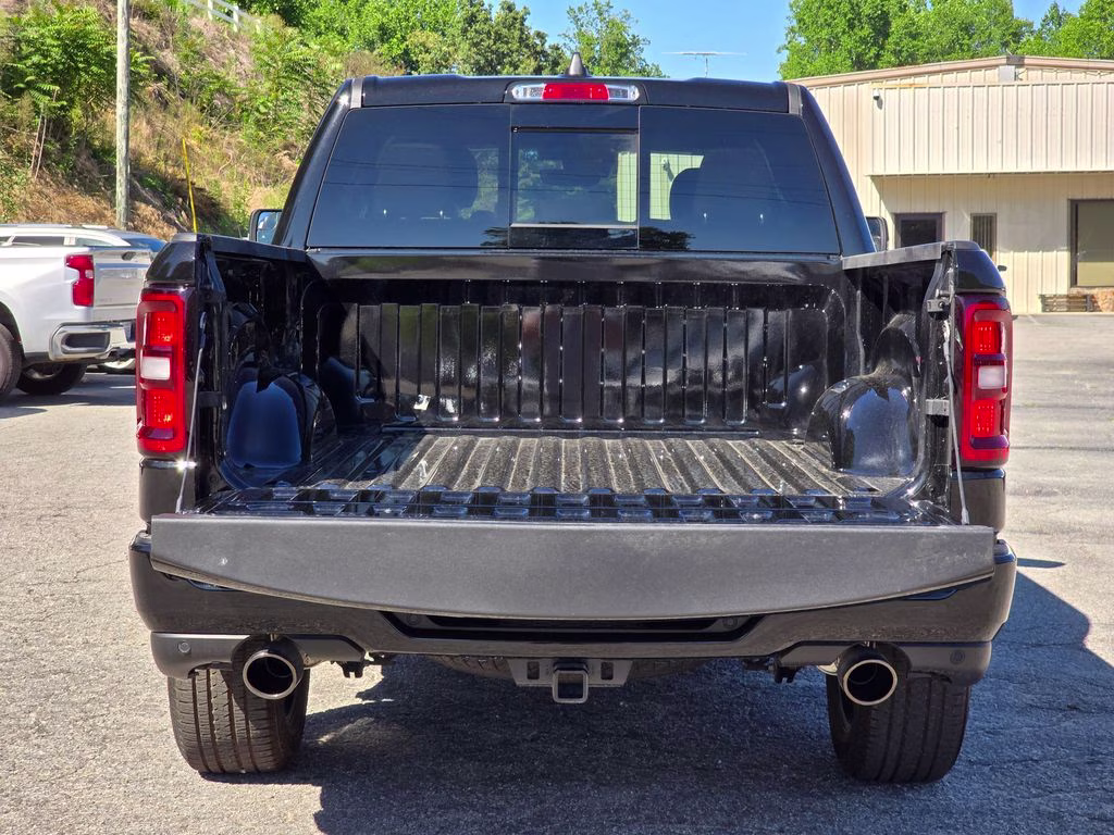 2026 Diamond Black Crystal Pearlcoat Ram 1500 Big Horn/Lone Star 4X4 Truck