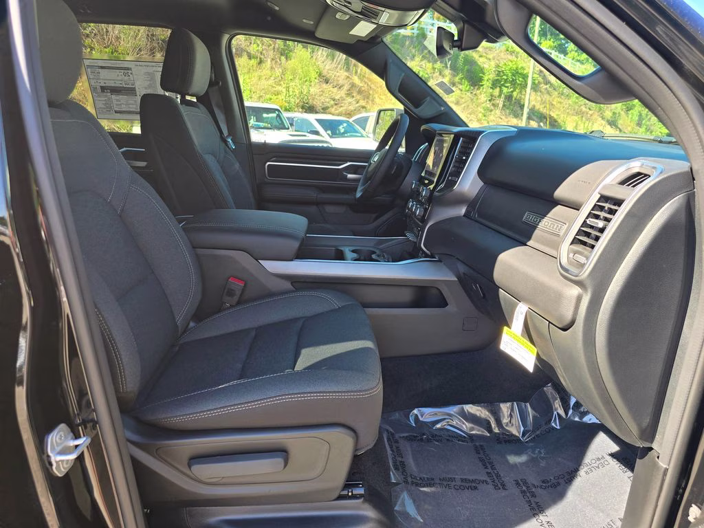 2026 Diamond Black Crystal Pearlcoat Ram 1500 Big Horn/Lone Star 4X4 Truck