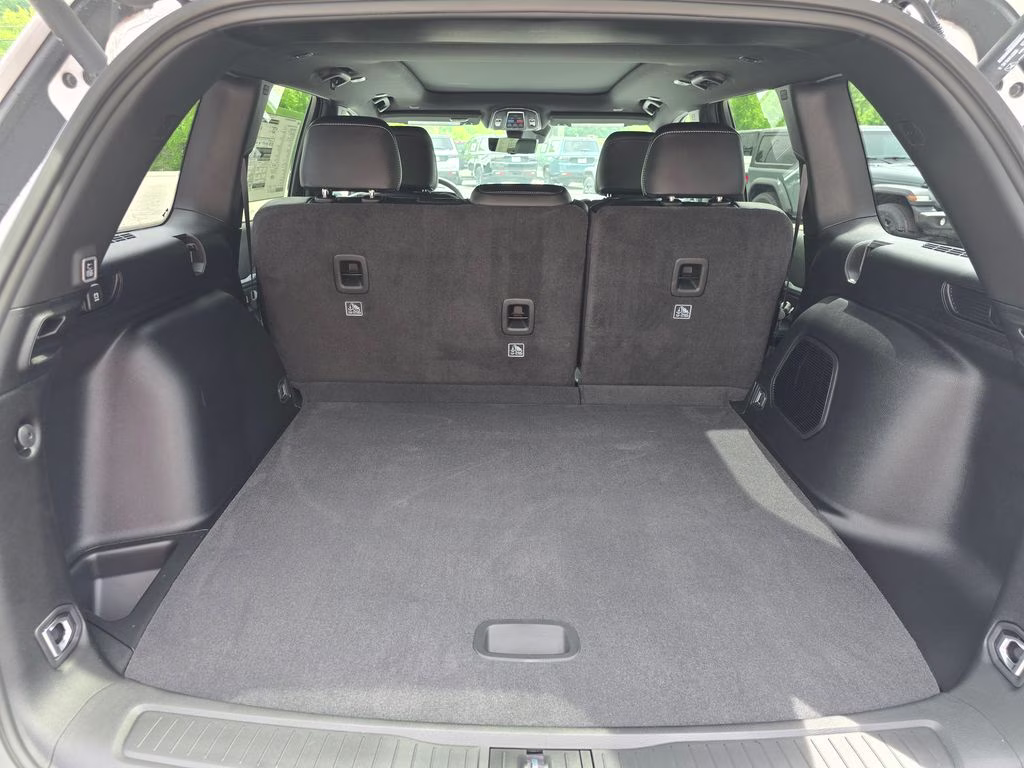 2026 Bright White Clearcoat Jeep Grand Cherokee Limited Reserve 4X4 SUV