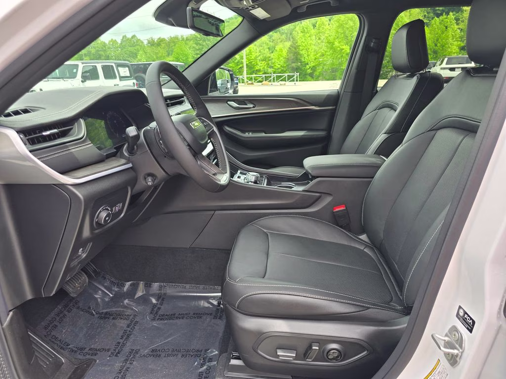 2026 Bright White Clearcoat Jeep Grand Cherokee Limited Reserve 4X4 SUV