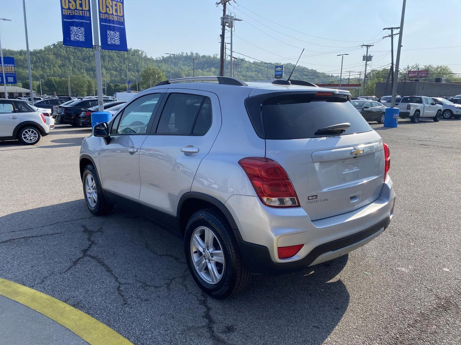 2022 Silver Ice Metallic Chevrolet Trax LT AWD SUV