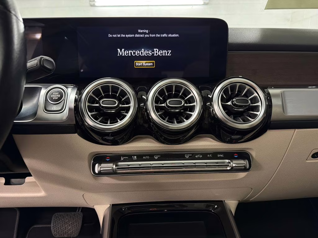2023 Denim Blue Metallic Mercedes-Benz GLB GLB 250 FWD SUV